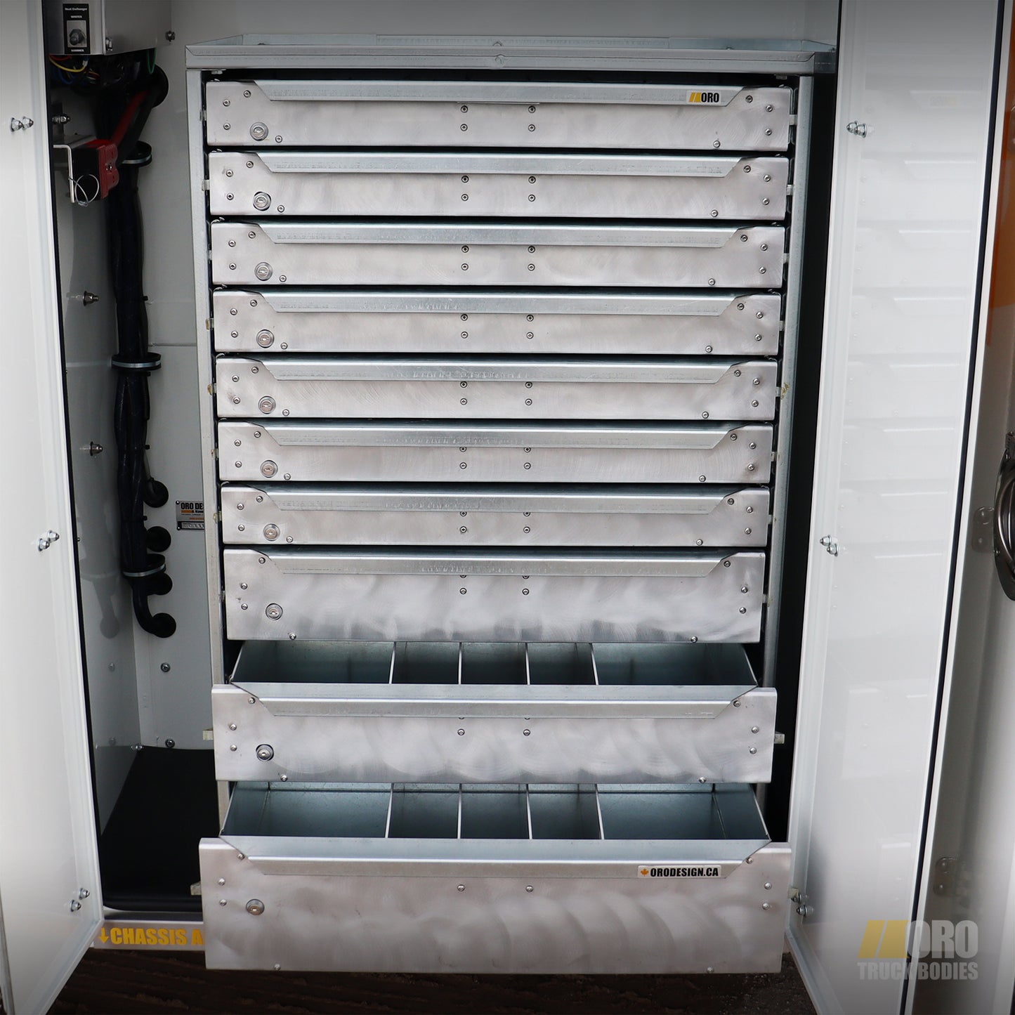 ORO HD Drawer Set | 36.75H x 22W x 19D | 3 1/2 Riser | 7 Drawer | 750-475-012